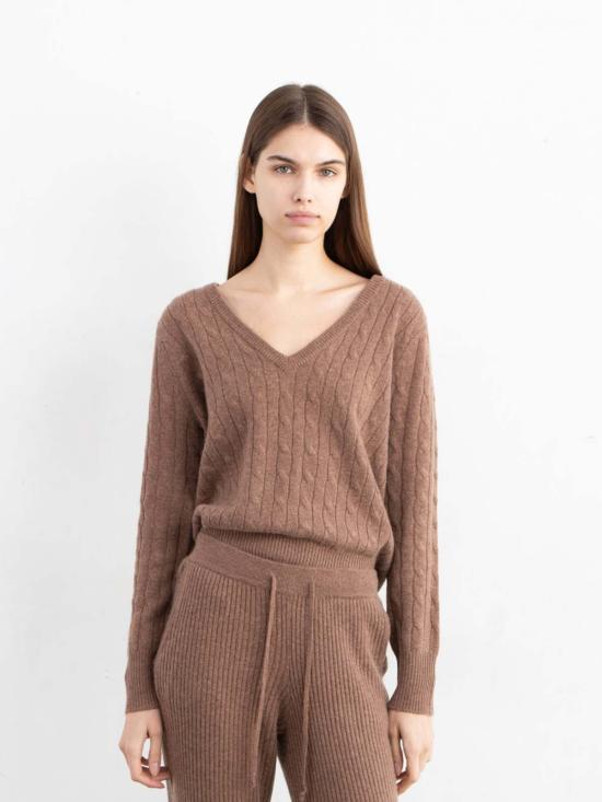  퓨어 캐시미어 엔와이씨 스웨터 퓨어캐시미어 NYC 캐시미어 케이블 브이넥  모카 - PURECASHMERE NYC