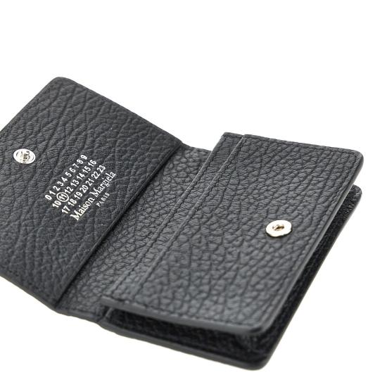 26FW 마르지엘라 스티치 레더 플랩 카드 홀더 SA3VX0008P4455 Black - MAISON MARGIELA