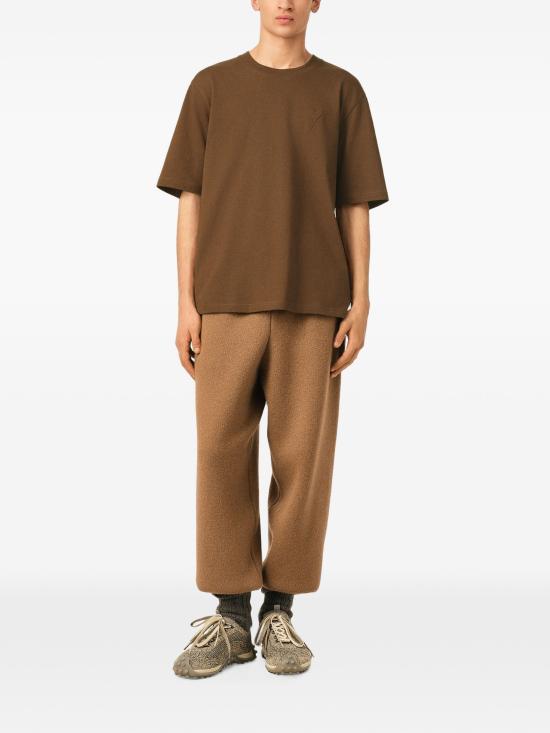 26FW 아미 화이트 코튼 드 하트 엠보스 티셔츠 UTS357726 2221 CHOCTBROWN - AMI