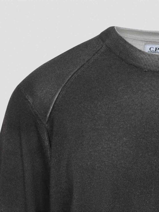 26FW 씨피 컴퍼니 스웨터 21CMKN046A003247SR90 GREY - C.P. COMPANY