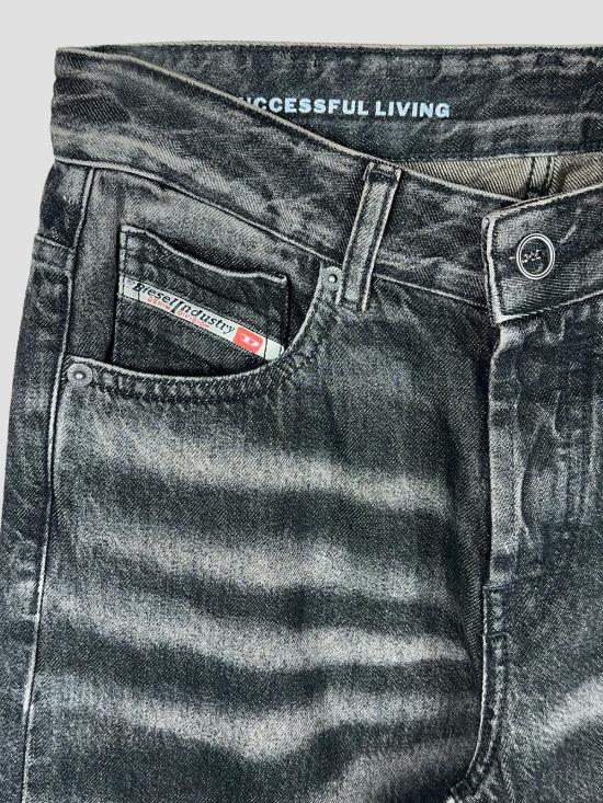 26FW 디젤 스트레이트 팬츠 A2610109R33 02 BLACK DENIM - DIESEL
