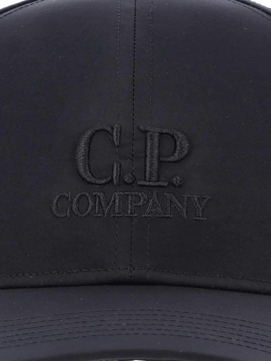 26FW 씨피 컴퍼니 볼캡 RCCMAC749A110545A999 BLACK - C.P. COMPANY
