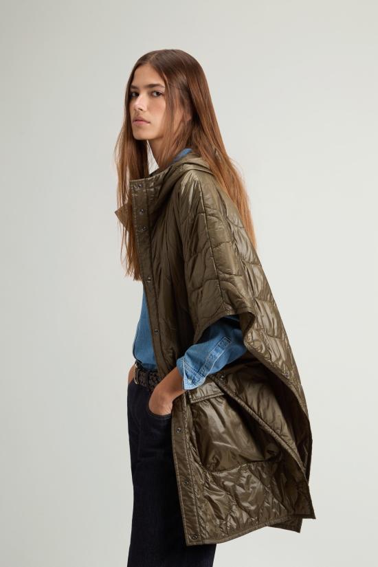26FW 울리치 자켓 나일론 트라푼타타 베르데 스쿠로 소재의 카파 콘 카푸치오 - WOOLRICH
