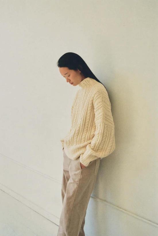  샤이나 모트 스웨터 스카이 터틀넥 - SHAINA MOTE