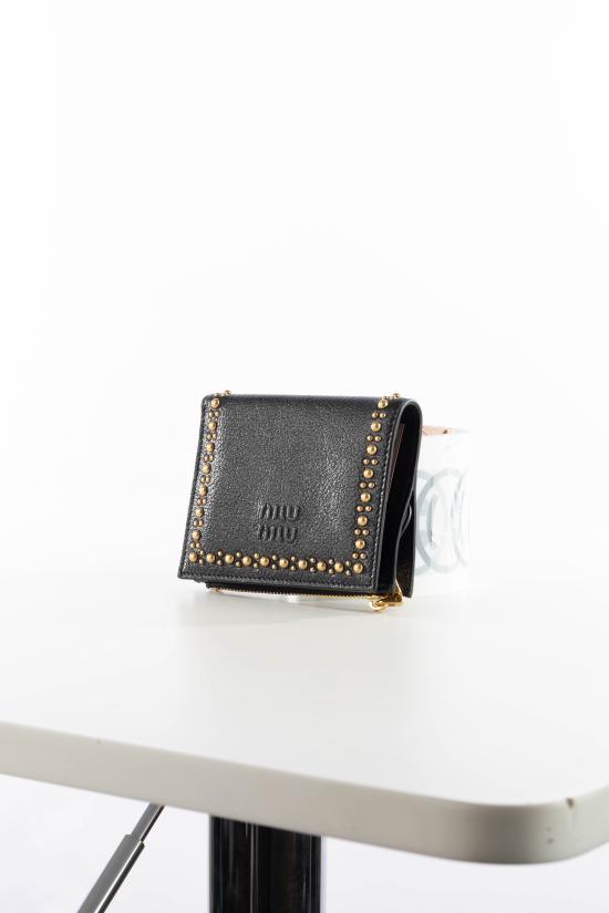 26FW 미우미우 로고 글로시 레더 지갑 5ML0502ZSQ F0002 Nero - MIU MIU