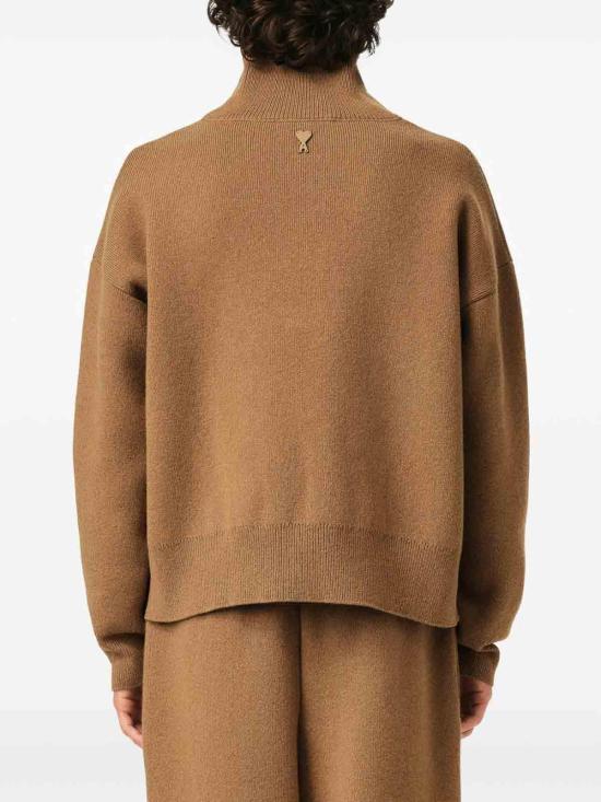 26FW 아미 브라운 하이 버튼 칼라 울 스웨터 UKS885KN0192280 CAMEL - AMI