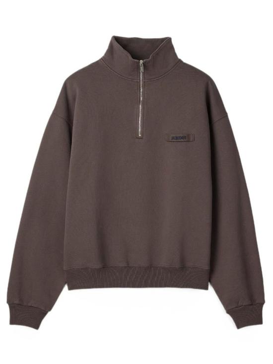 26FW 자크뮈스 하프 집업 스웨트 셔츠 SSM00313AJ00174850 BROWN - JACQUEMUS