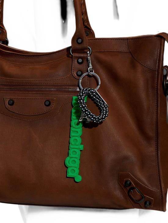 26FW 발렌시아가 로고 참 키체인 A007PB2ACU6 3335 GREEN - BALENCIAGA