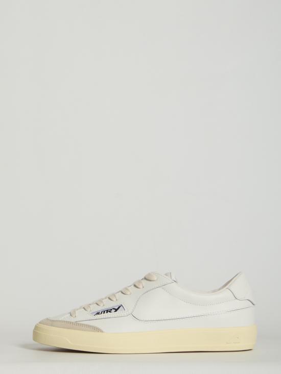 26FW 오트리 WINDSCAPE 로우 스니커즈 캔버스 SCLMUK01 WHITE - AUTRY