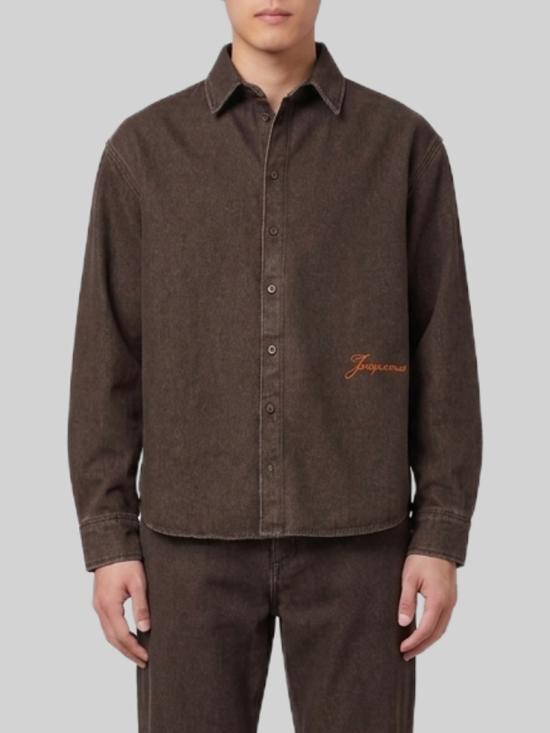 26FW 자크뮈스 긴팔 셔츠 SHM00545AD00077 850 BROWN