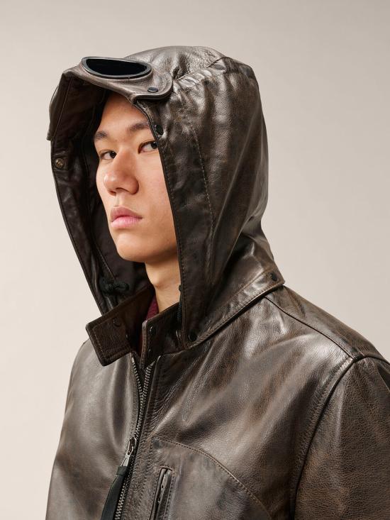 26FW 씨피 컴퍼니 레더 고글 자켓 21CMOW305A110457L 380 DARK CHOCOLATE - C.P. COMPANY