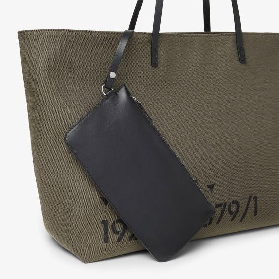 26FW 펜디 롤 라지 스텐실 프린트 캔버스 백 7VA704 B209F0ZPQ VERDE MILITARE NERO - FENDI