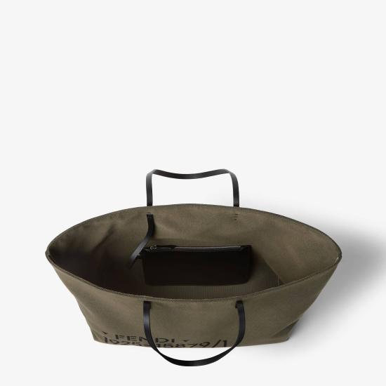 26FW 펜디 롤 라지 스텐실 프린트 캔버스 백 7VA704 B209F0ZPQ VERDE MILITARE NERO - FENDI