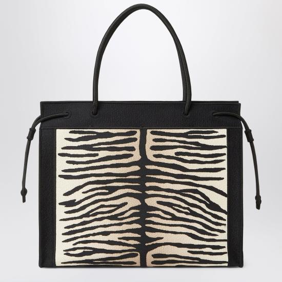 26FW 펜디 토트백 8BH379B1FG Black - FENDI