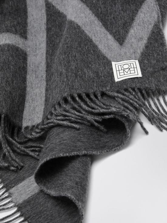 26FW 토템 머플러/스카프 264WSC0182FB0810 083 Grey - TOTEME
