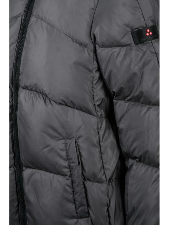 25FW 페트레이 자켓 밀리터리 그린 색상의 카레나 후드 퀼팅 다운 재킷 - PEUTEREY