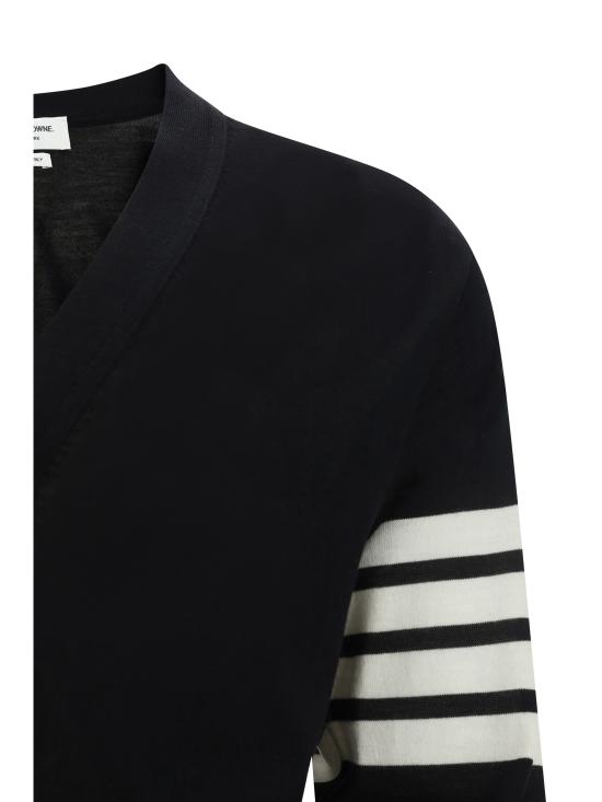26FW 톰브라운 4바 서스테이너블 파인 메리노 울 클래식 가디건 MKC002AY1014001 BLACK - THOM BROWNE