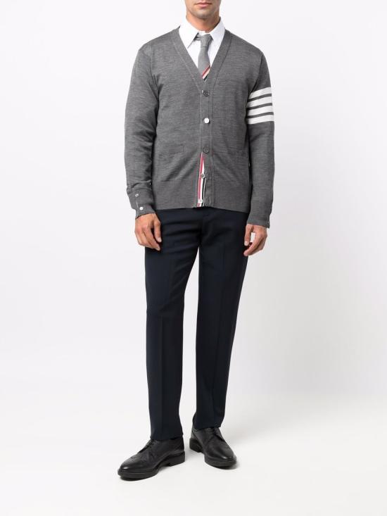 26FW 톰브라운 4바 서스테이너블 파인 메리노 울 클래식 가디건 MKC002AY1014038 MED GREY - THOM BROWNE